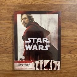 Star Wars: The Last Jedi (Walmart Exclusive) Blu-ray Combo Pack [Blu-ray + DVD + Collectible Packaging + Interchangeable Covers]