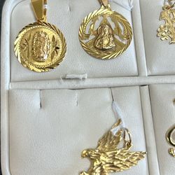 Gold Pendants Come And Visit Us Take A 25% Discount 