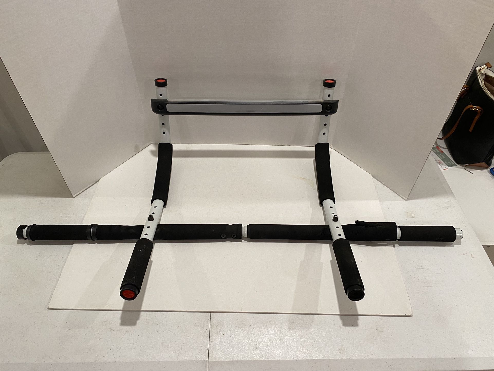 Perfect Multigym Doorframe Pull Up Bar