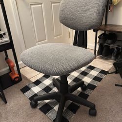 Nice Office Chair w/decent lumber support