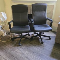 I'm exchanging these 2 semi-new office chairs for a large aquarium with accessories.