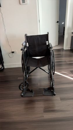 Drive Medical Silver Sport 1 Wheelchair – Like New