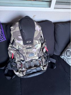 Oakley Kitchen Sink Camo backpack