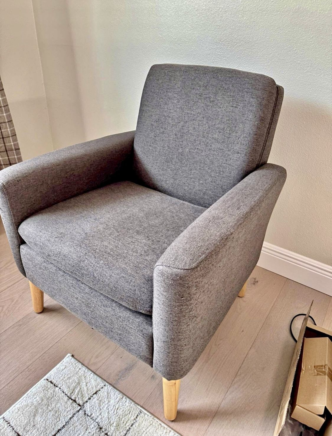 Nice Accent Chair With Wood Legs