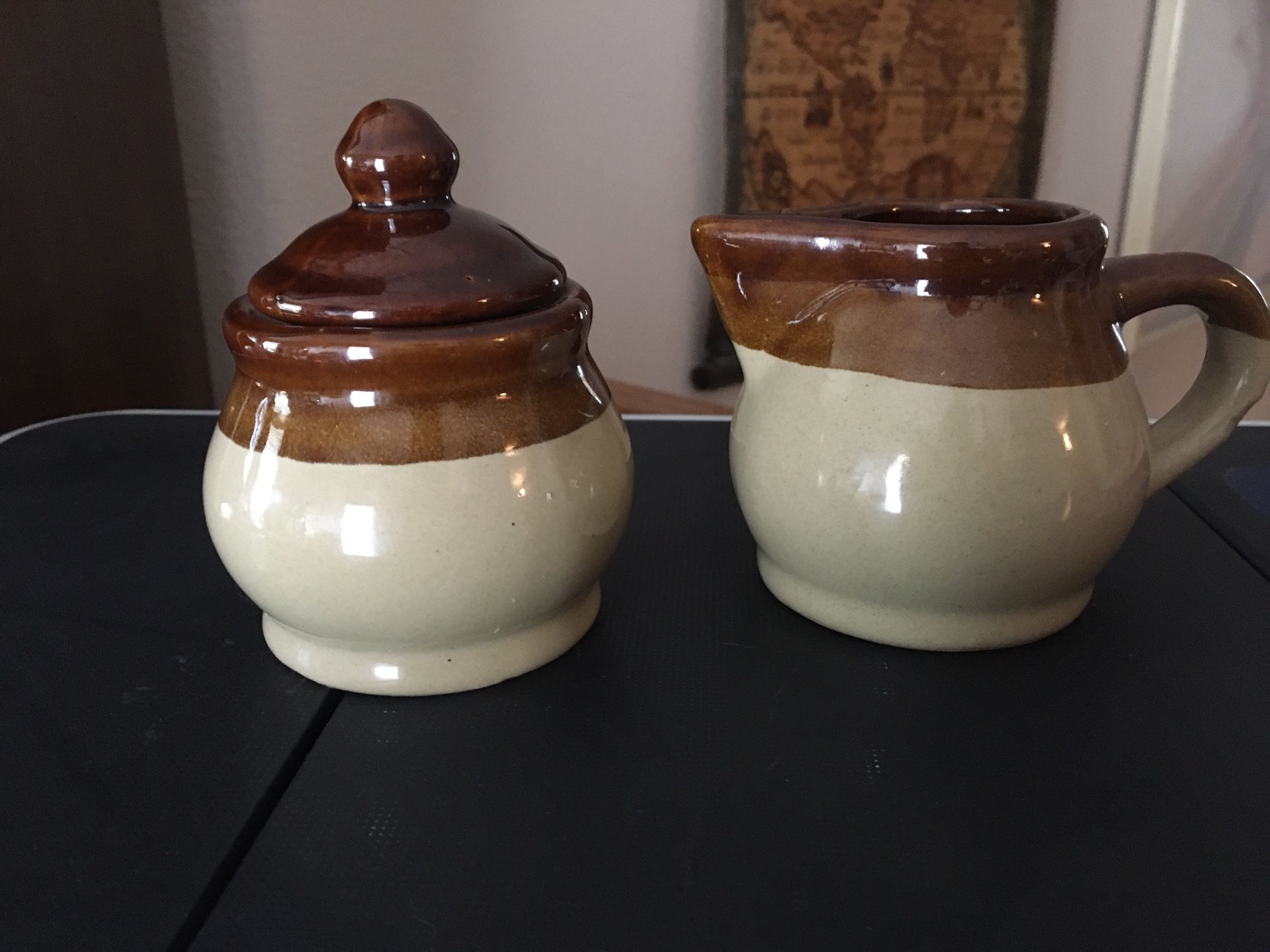 Sugar and creamer ceramic set