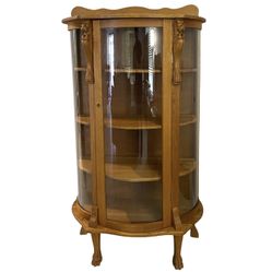 Early 1900s Lion Heads Claw Feet Oak Display Curio Cabinet Cupboard with Key