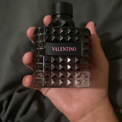 VALENTINO DONNA BORN IN ROMA