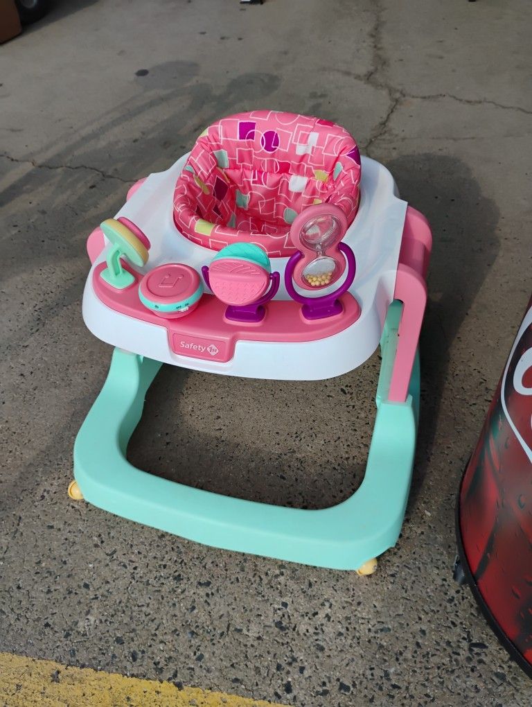 Safety 1st Walker