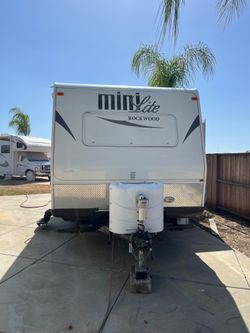 2015 Forest River Mini light 21 feet hitch to rear bumper