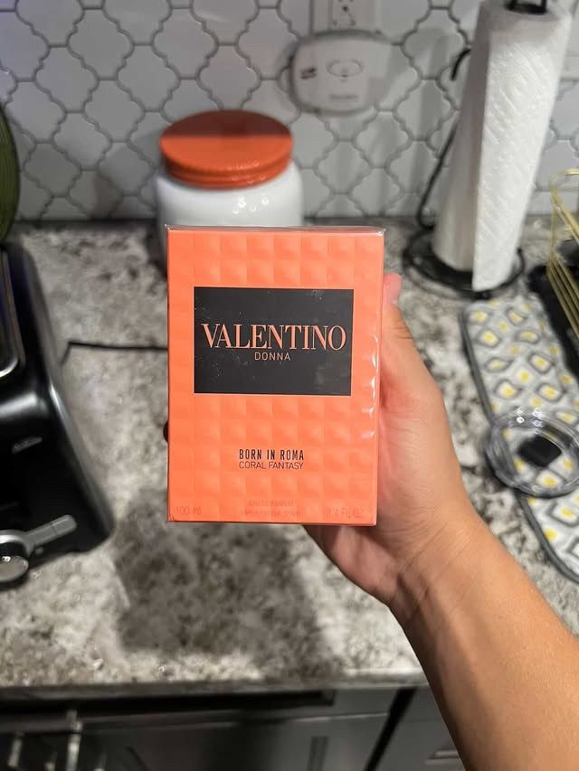 Brand New Valentino Donna Born In Roma