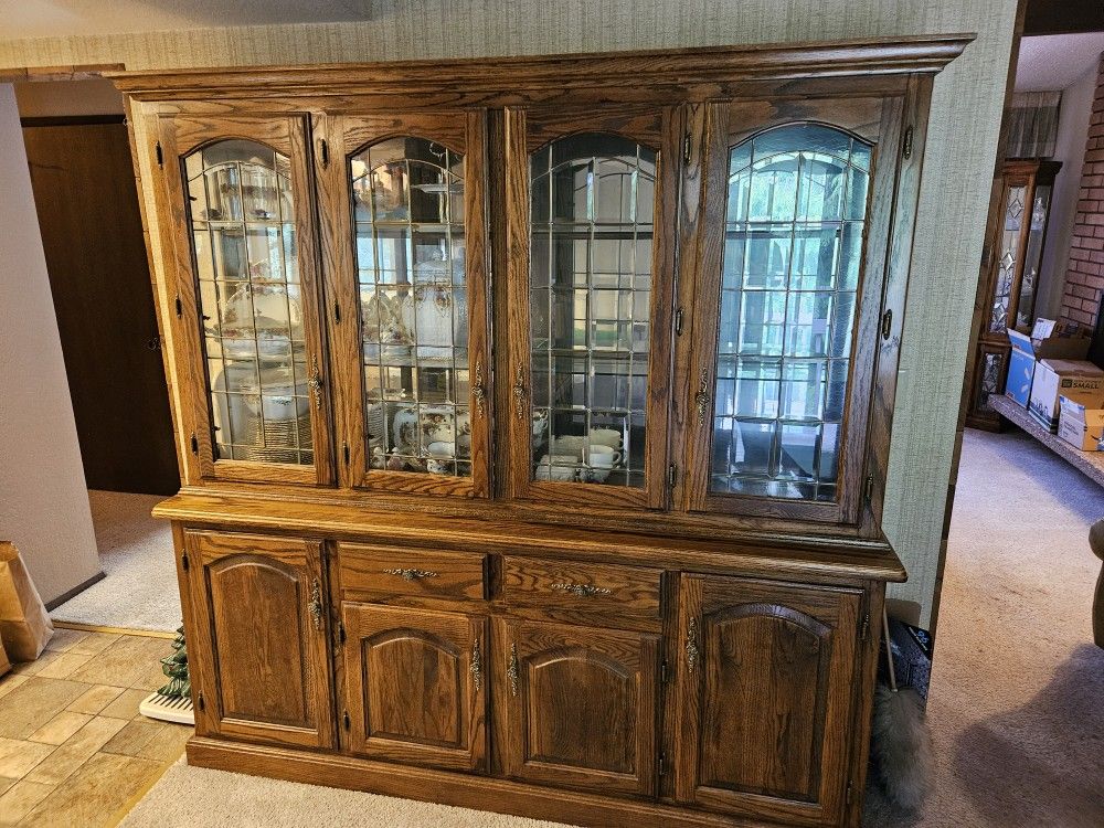 Medium Oak Hutch