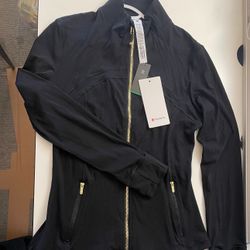 Woman’s Define Jacket 