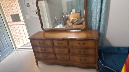 Vintage 9-Drawer Dresser & Mirror Set – Cherry Finish