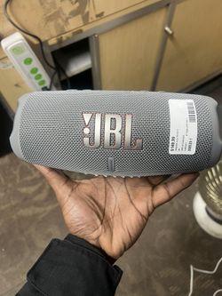 JBL CHARGE 5 SPEAKER (GREY) W/CHARGER SELLING FOR $149‼️