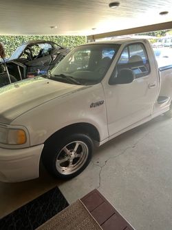 Ford SVT Lightening 1999 F150