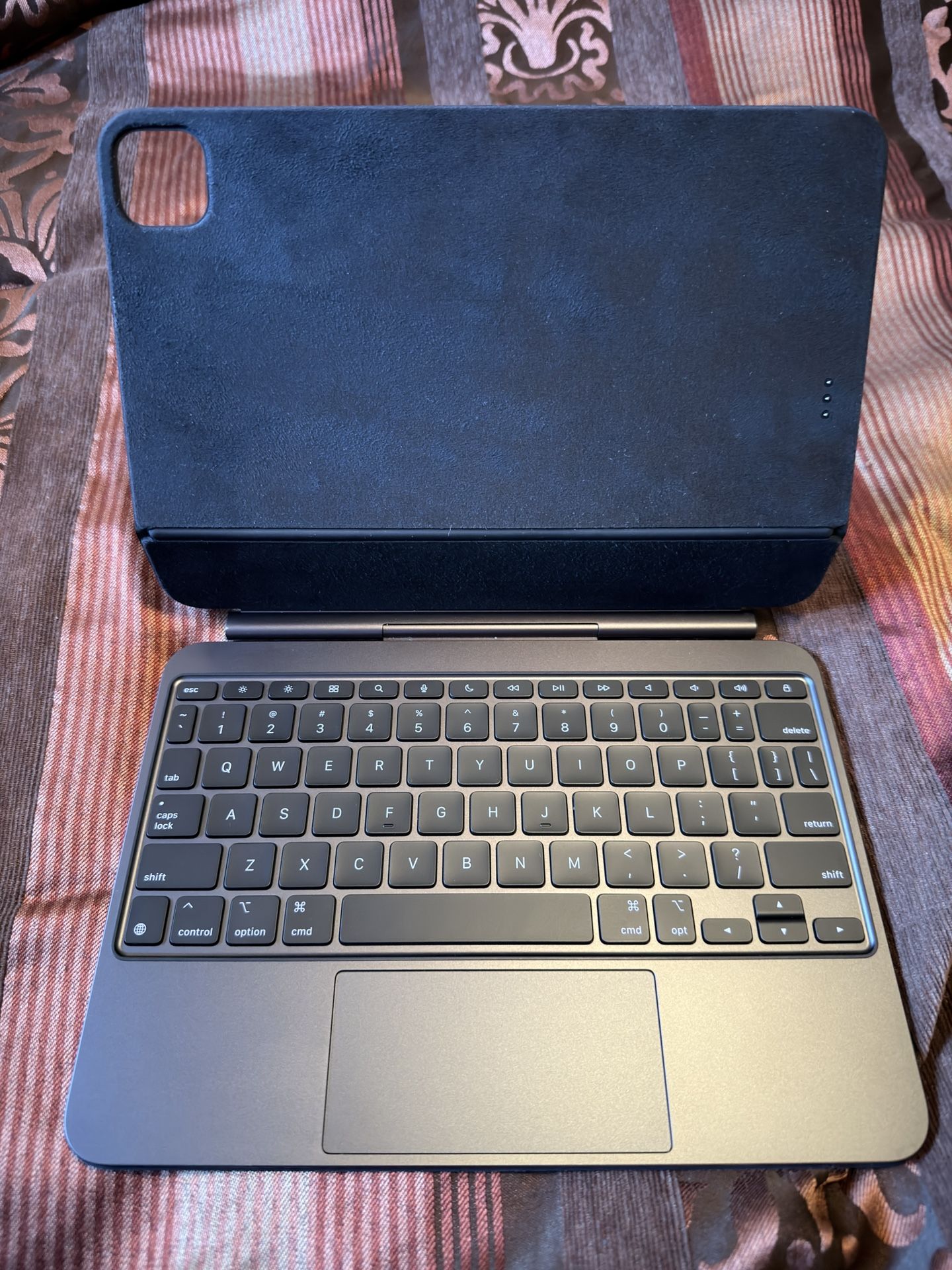 Magic Keyboard for iPad Pro 11 Inch M4 or M5