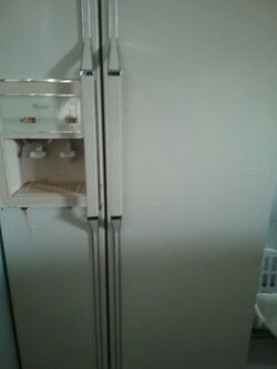 Whirlpool excellent condition will icemaker& ice water on dr