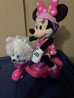 Minnie’s Sing and Spin Scooter