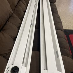 2 - 8 FT Electric Baseboard Heaters, Hardwired. Calentadores de zócalo eléctricos de 2 a 8 pies