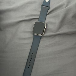 Apple Watch SE ( Charger not included)