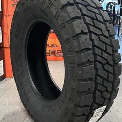 Mickey thompson 31/10.5r15LT