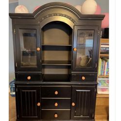 Black kitchen Cabinet