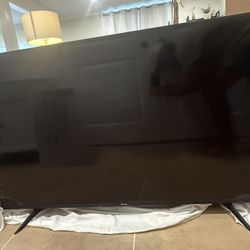 Hisense 60” Smart TV with Full Motion TV Mount