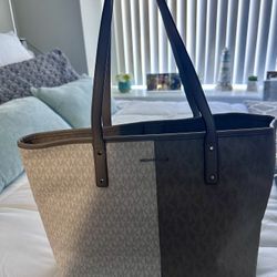 🛍️🛒Michael Kors Signature Carter X-LARGE Open Tote Bright White 