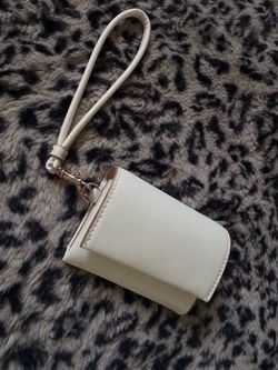 Wristlet wallet