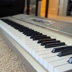 Casio WK-200 Piano Keyboard + Sustain Pedal