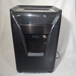 Staples 24 Sheets Paper Shredder