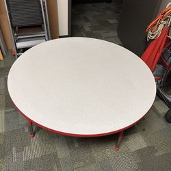 Round children’s table