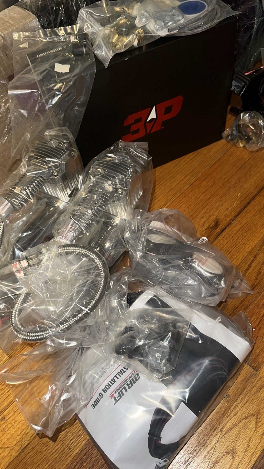 Air Management Package with Air Lift Performance 3P Ride Height Control System