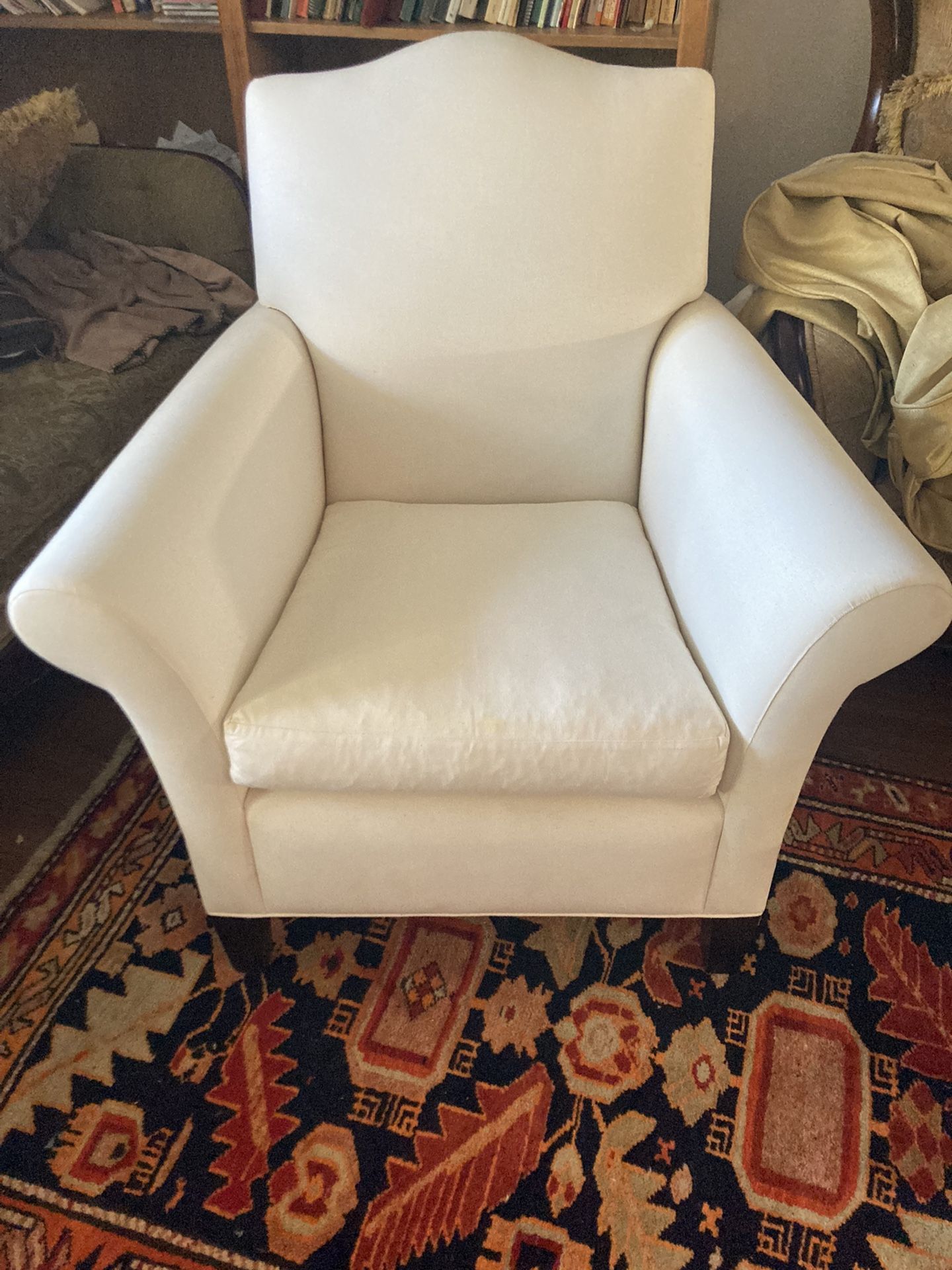 Beautiful White Arm Chair In Perfect Condition With Optional Khaki Cover!!!