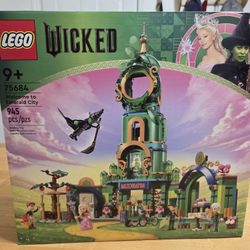 LEGO Wicked Welcome to Emerald City Building Toy - Wicked Toy For Kids - 75684 New Sealed NRFB 