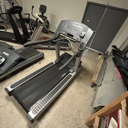 Life Fitness Integrity Treadmill 