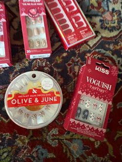 Christmas is 4 months away! Get it while I have some left new press on nails