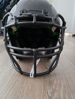 Youth xl football helmet