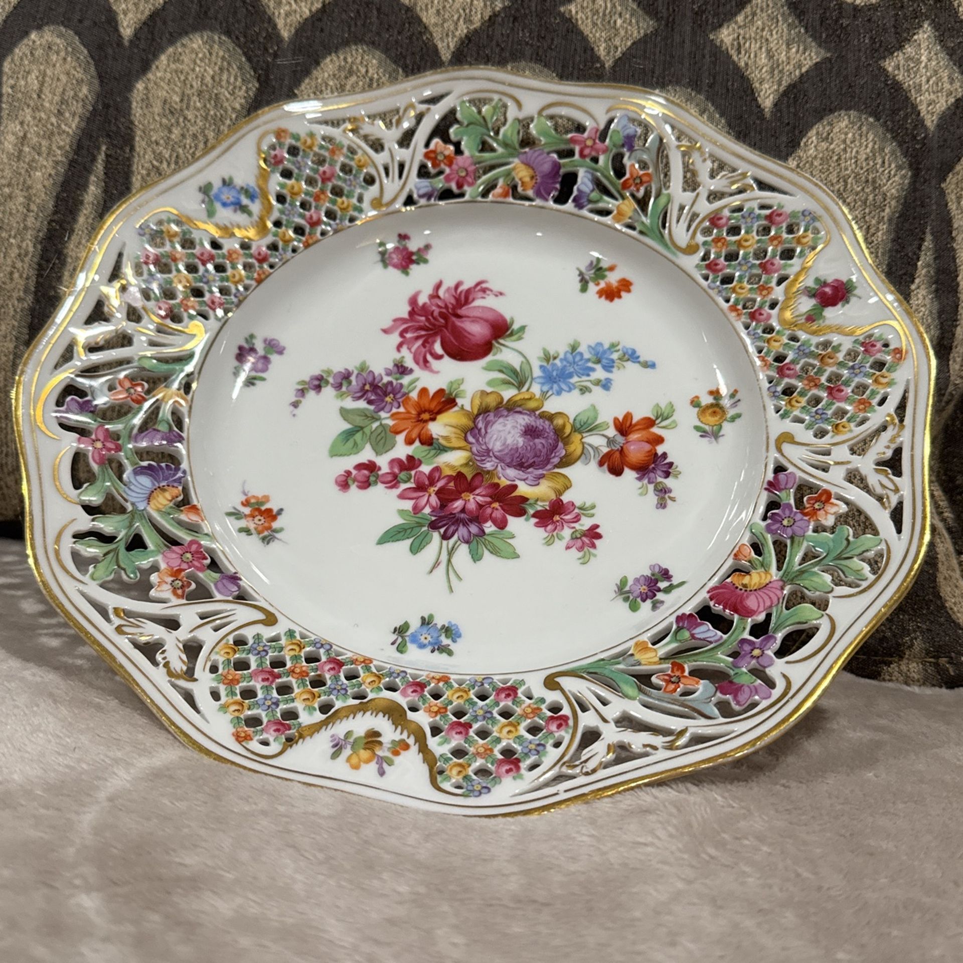 Schumann Germany Dresden Flowers CHATEAU Reticulated ROSE Dinner PLATE