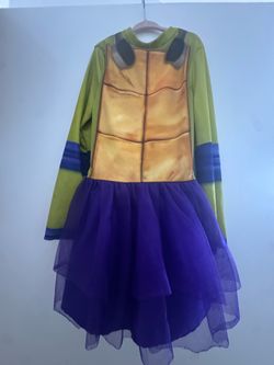 Girls dress up