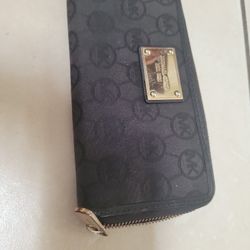 Micheal kors purse 