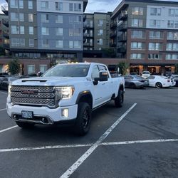 2023 GMC 3500 Denali