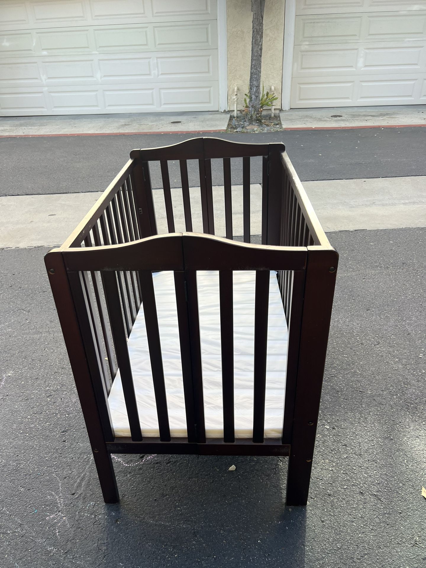 Portable crib for Sale in La Costa, CA OfferUp