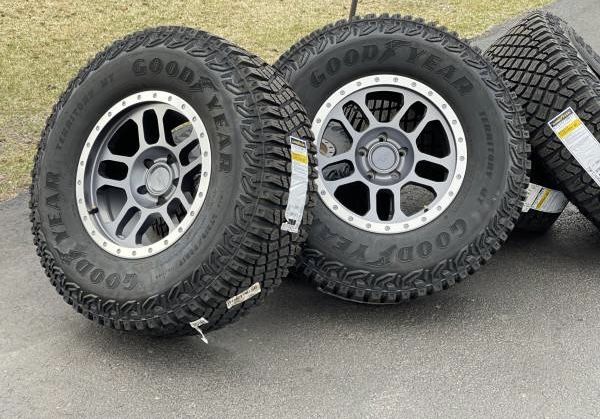 35” Set of 5 Wheels Jeep 5x127 Rims JK Gladiator JL M/T Tires Wrangler