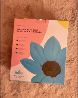 Baby Lotus blooming bath
