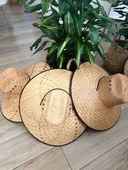 Sombrero de palma para trabajadores que están expuestos al sol ☀️