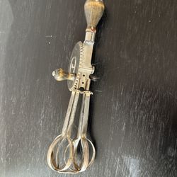 Antique Hand Mixer/Egg Beater