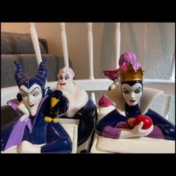 Disney Villain Canister/Cookie 4 piece set- Hook, Evil Queen, Ursula, Maleficent