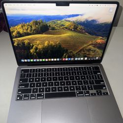 Apple MacBook Air 13.6”