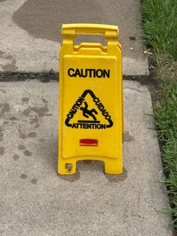 Cleaning slippery stands